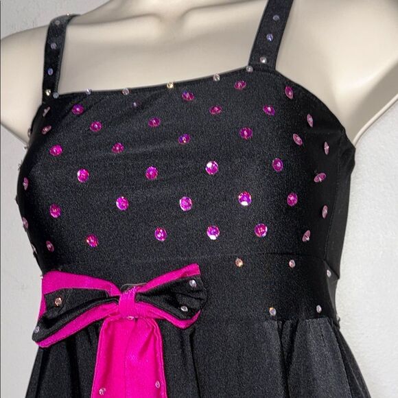 Chic Black Mod 80s Dress with Vibrant Pink Details - Picture 8 of 12